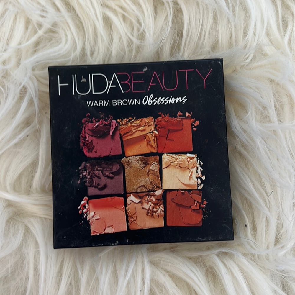 huda beauty eye shadow palette